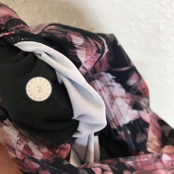 Lululemon peony floral wunder under leggings - Picture 4 of 4